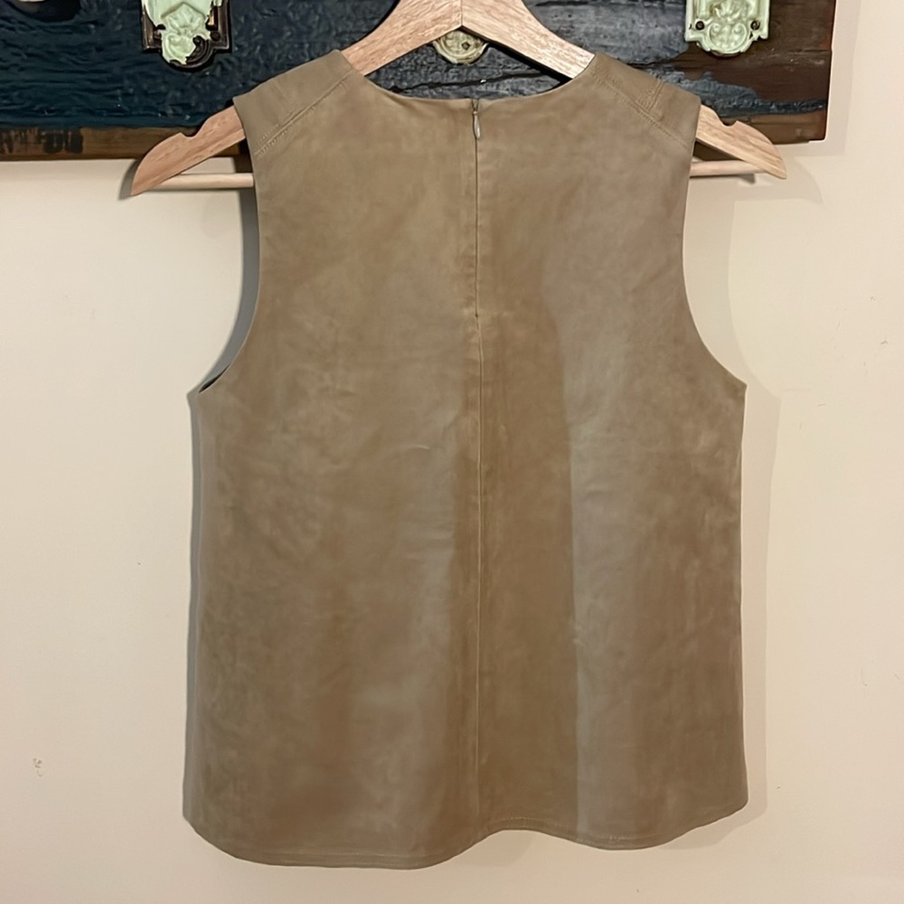 Aritzia Babaton Vegan Suede Rolando Sleeveless
Top Size XS - Picture 11 of 16